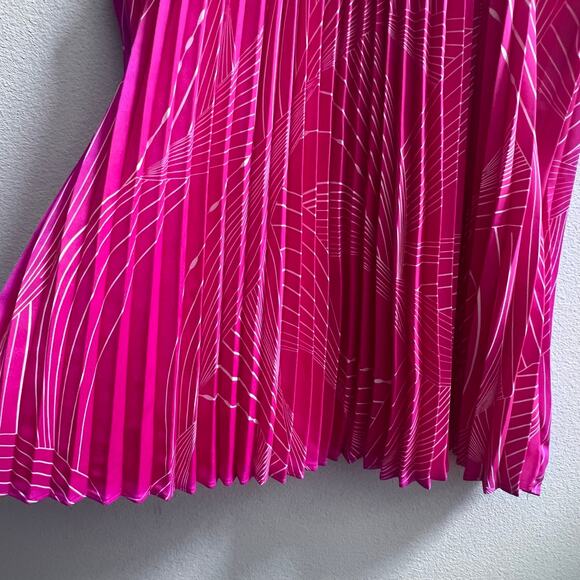 Elie Tahari Chain Halter Pleated Bright Pink Top Women's Size Large Loose Fit - Picture 3 of 11